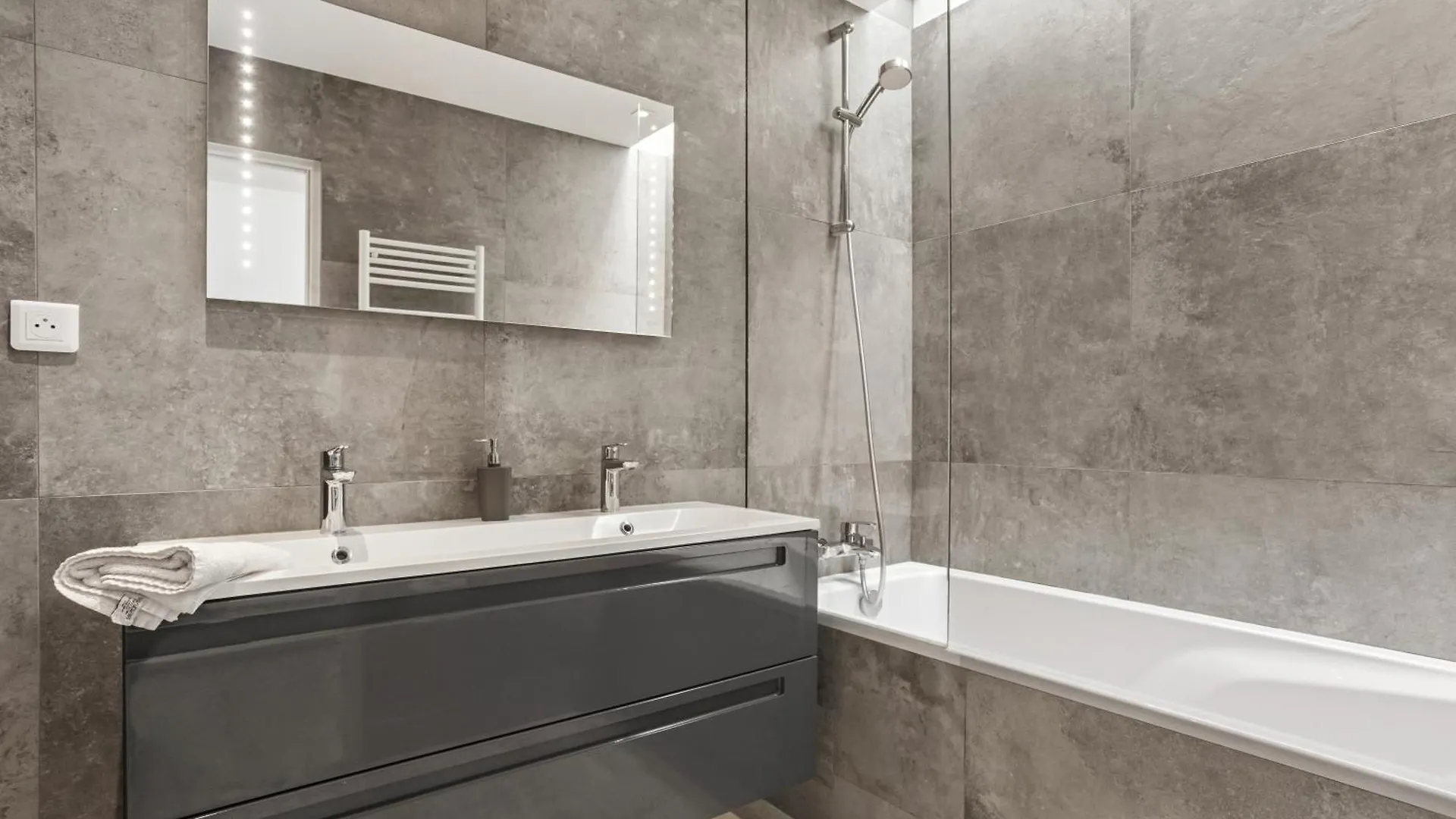 Exception Maison Pieds Dans L'Eau Frejus Holiday home